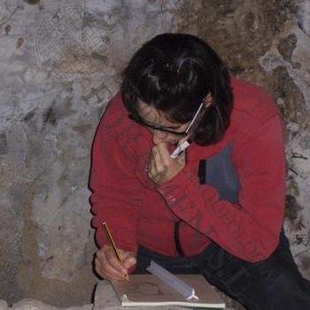 Trabajo de documentación, durante la excavación realizada en la Iglesia del Salvador, Valladolid